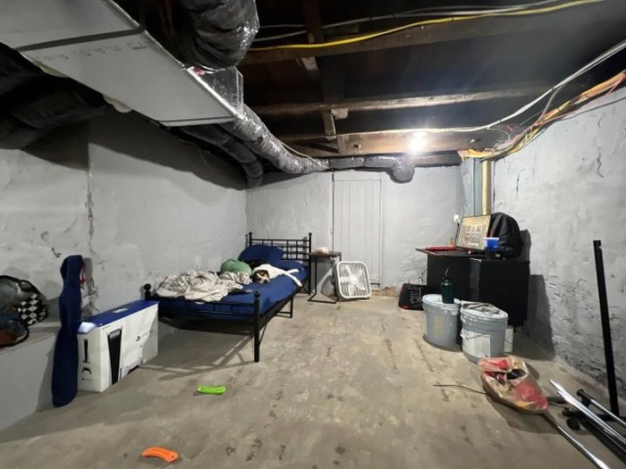 Men's Shelters (15 pics)
