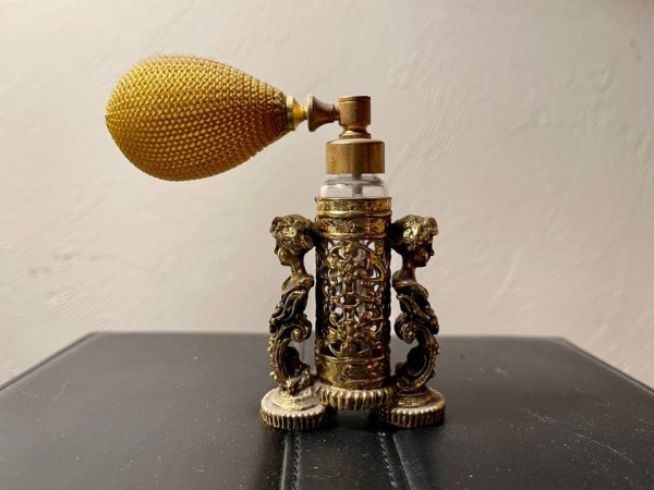 Weird Finds In Thrift Shops (17 pics) Weird Finds In Thrift Shops (17 pics)