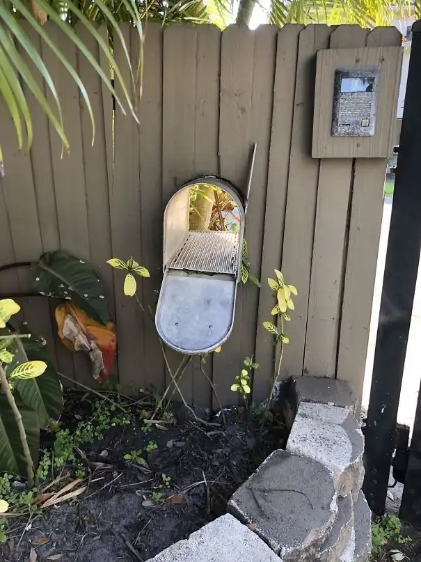 Unusual Mailboxes (23 pics)