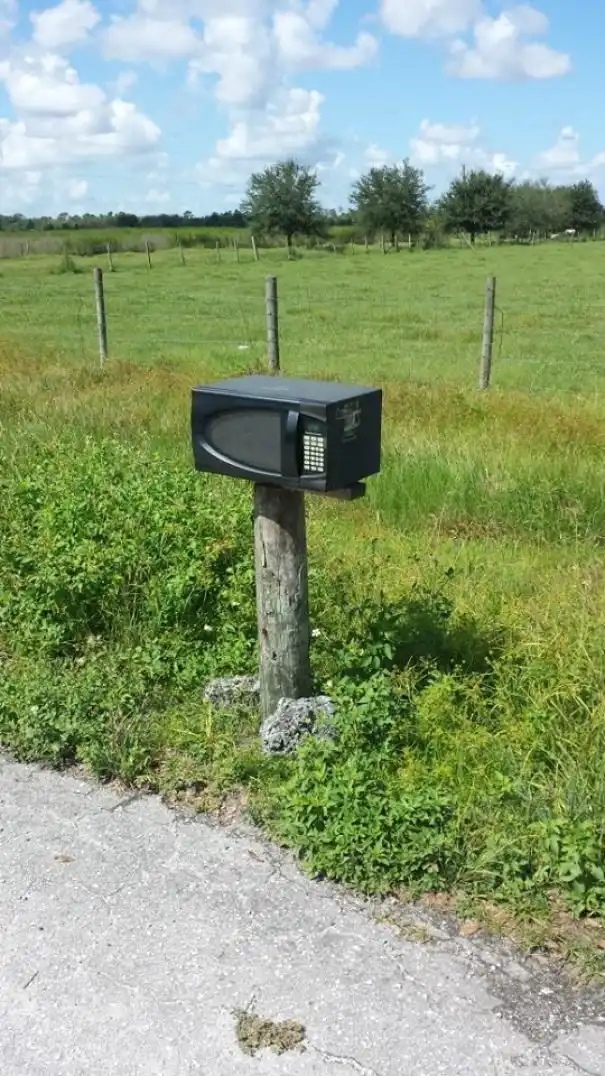Unusual Mailboxes (23 pics)