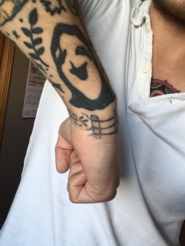Awful Tattoos (17 pics)