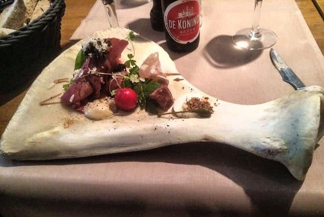 Weird Food Serving (25 pics)