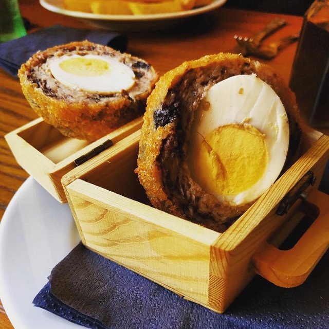 Weird Food Serving (25 pics)