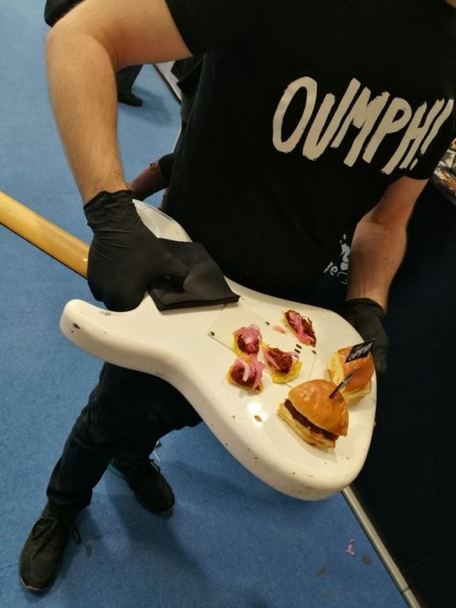 Weird Food Serving (25 pics)