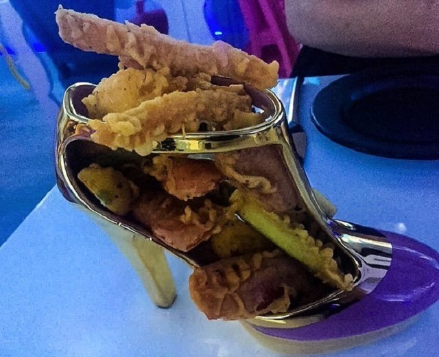 Weird Food Serving (25 pics)