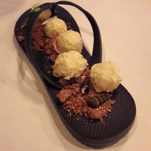 Weird Food Serving (25 pics)
