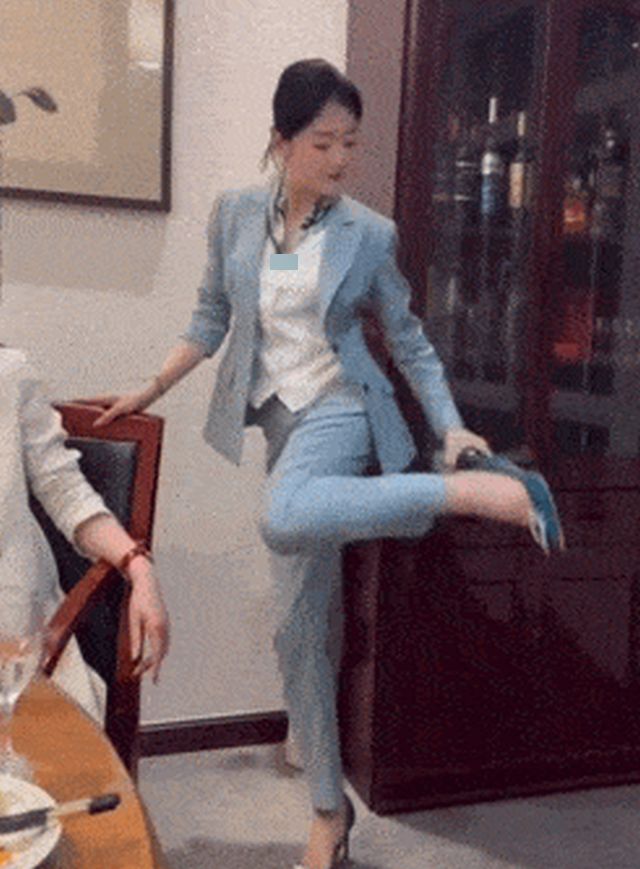 Acid GIFs, June 1 (25 gifs)