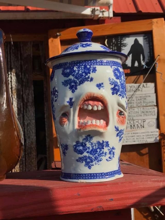 Weird Finds In Thrift Shops (15 pics)