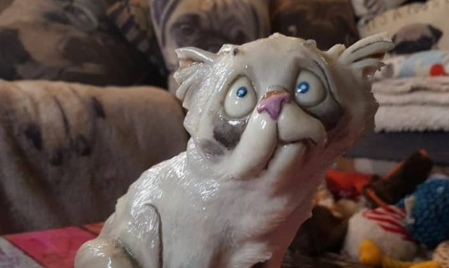 Weird Finds In Thrift Shops (15 pics)