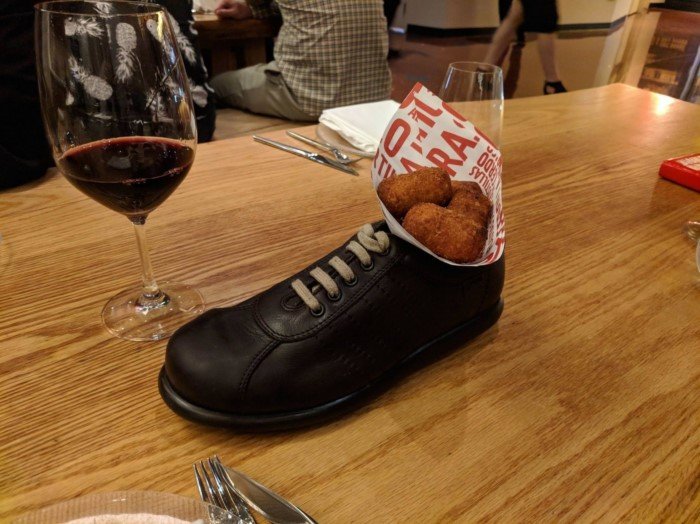 Crazy Food Serving (15 pics)