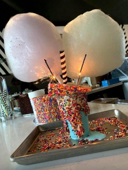 Crazy Food Serving (15 pics)