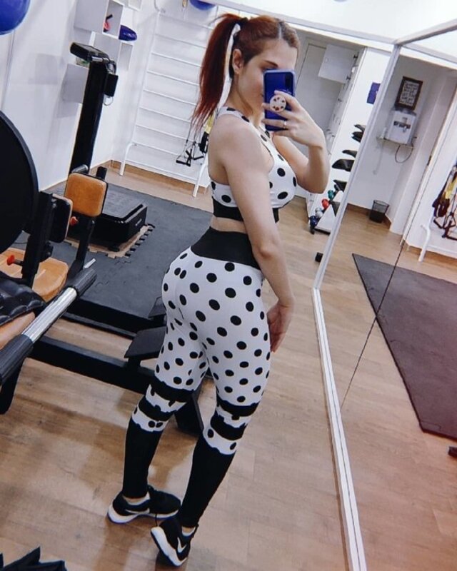 Rear View (21 pics)