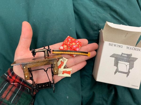 Strange Finds In Thrift Shops (18 pics)