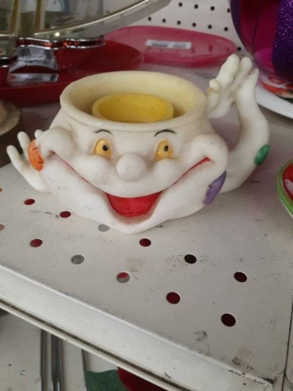 Weird Finds In Thrift Shops (25 pics) Weird Finds In Thrift Shops (25 pics)
