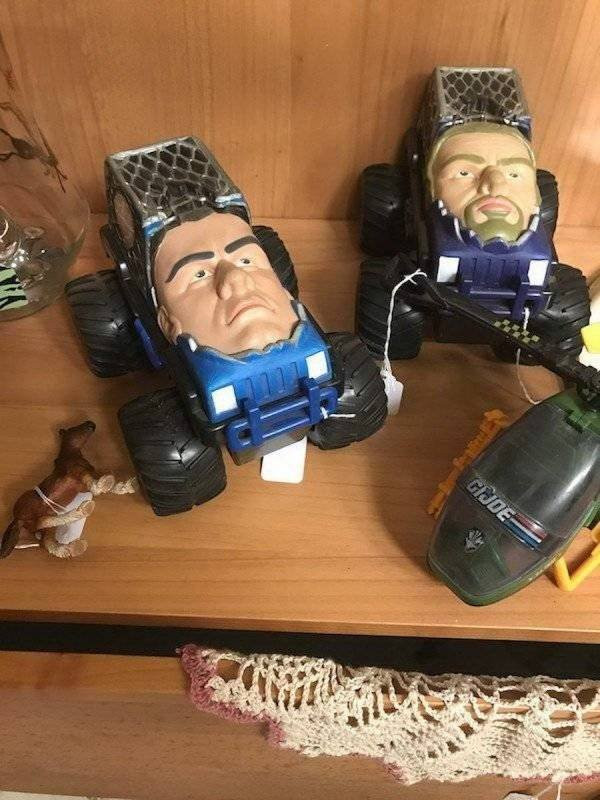 Weird Finds In Thrift Shops (25 pics) Weird Finds In Thrift Shops (25 pics)