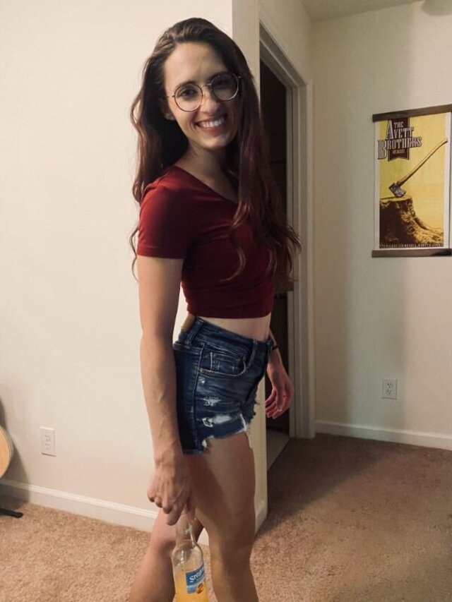 Girls In Shorts (21 pics)