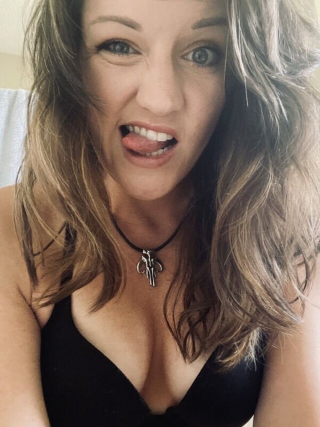 Hot Girls (21 pics)