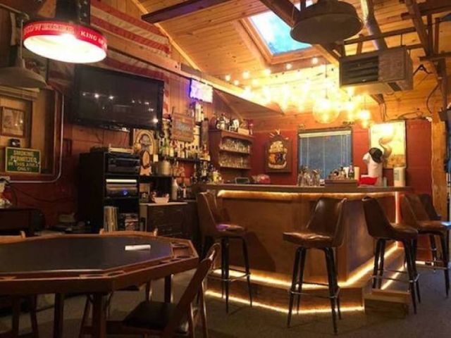 Atmospheric Men's Shelters (19 pics)