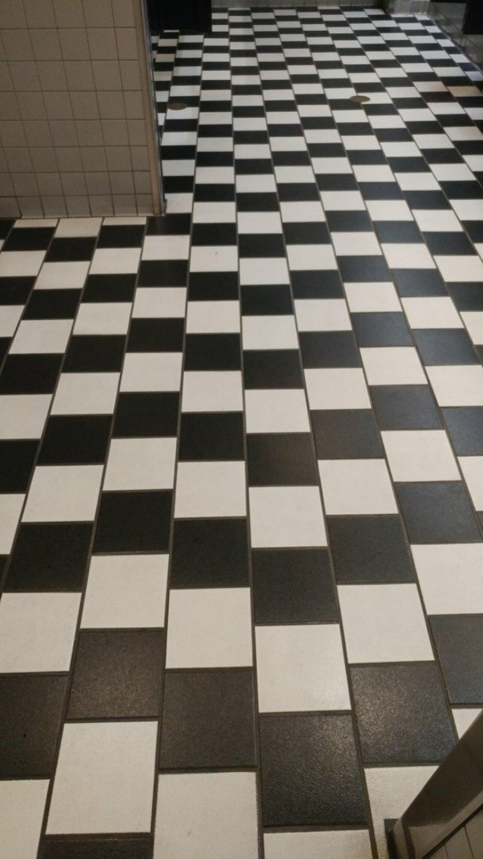 Terrible Floors (17 pics)
