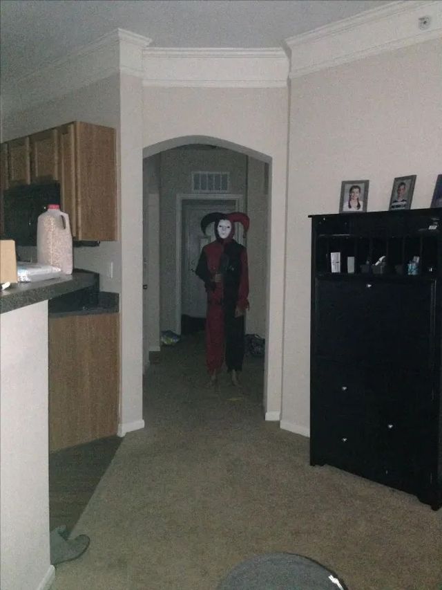 Creepy Photos (25 pics)