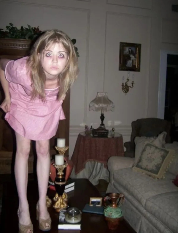 Creepy Photos (25 pics)
