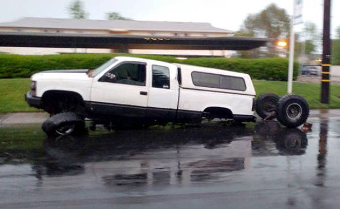 Bad Days Happen (23 pics)