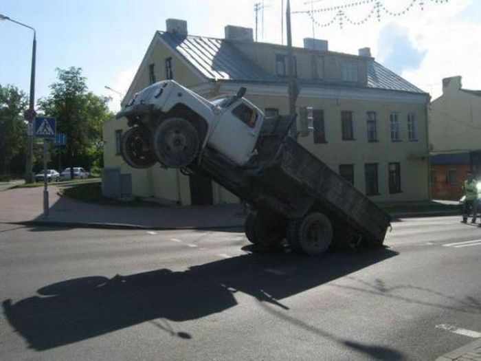 Bad Days Happen (23 pics)