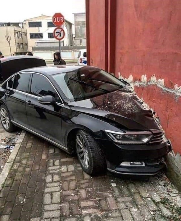 Epic Car Crashes (21 pics)
