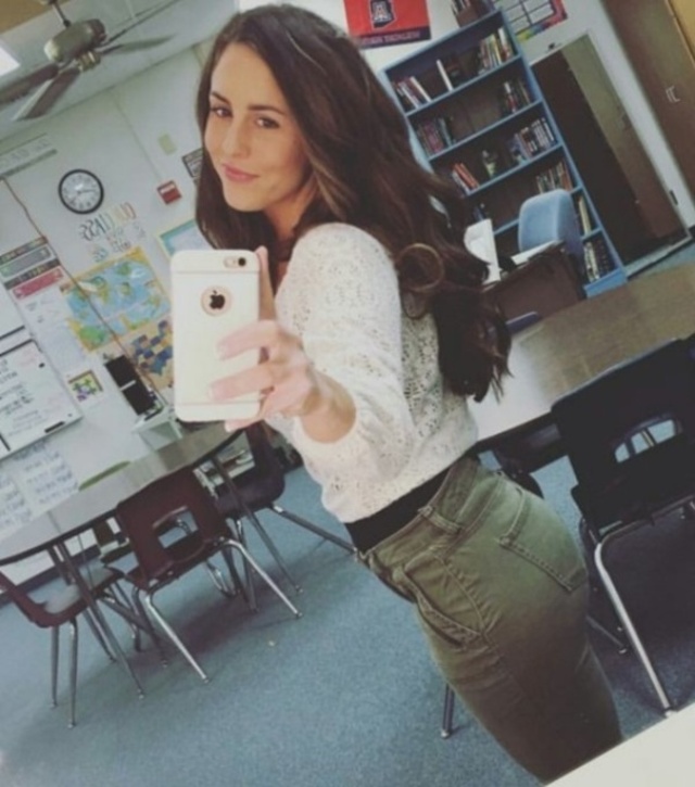 Selfie Girls (21 pics)