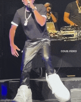 Acid GIFs, June 19 (25 gifs)