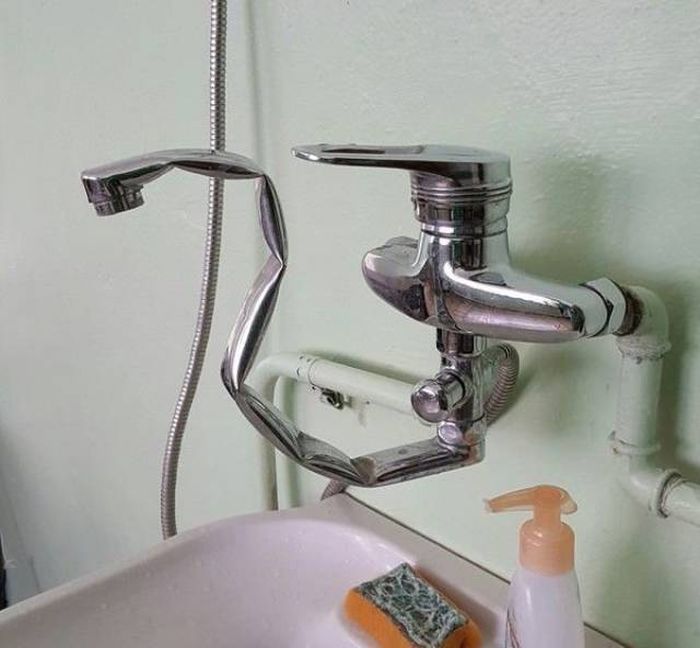 What Is Going On Here? (25 pics)