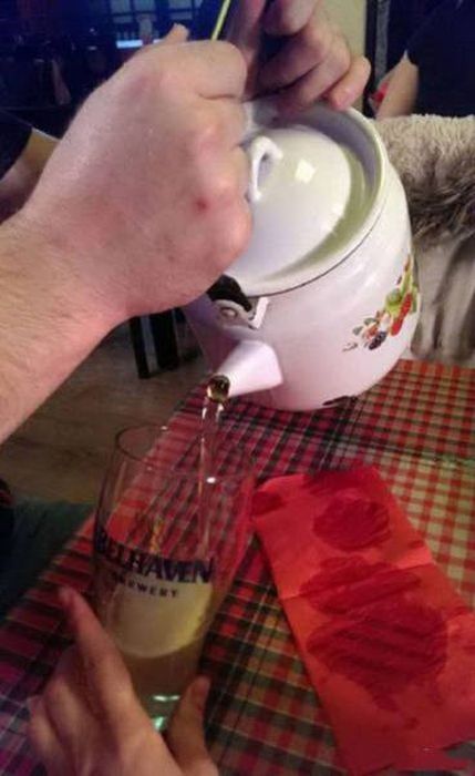 What Is Going On Here? (25 pics)
