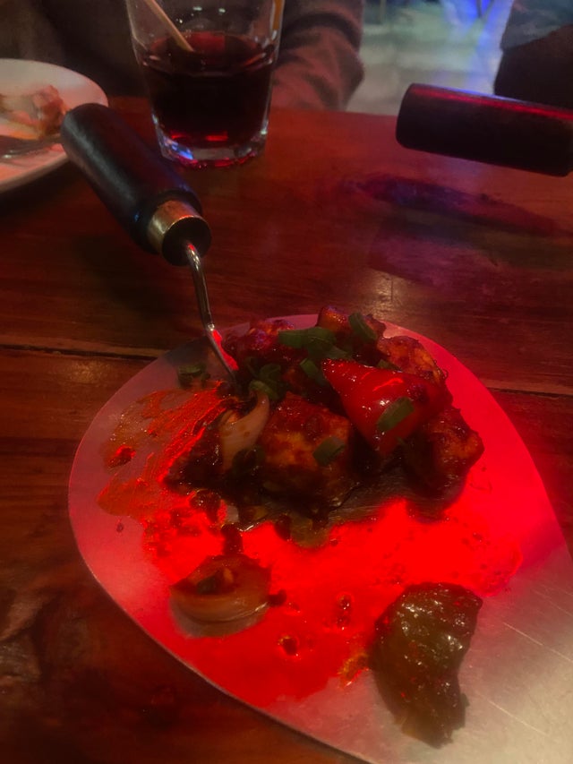 Crazy Food Serving (23 pics)