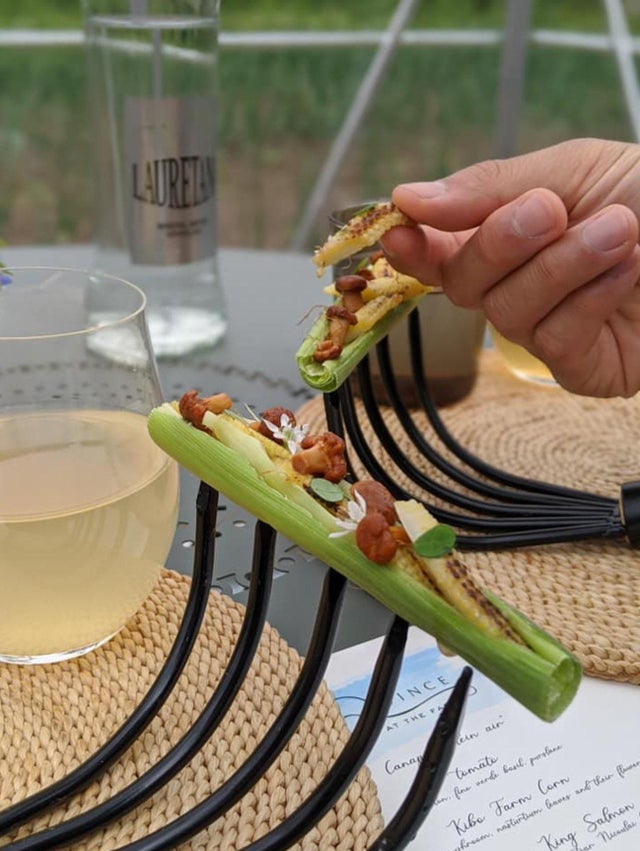Crazy Food Serving (23 pics)