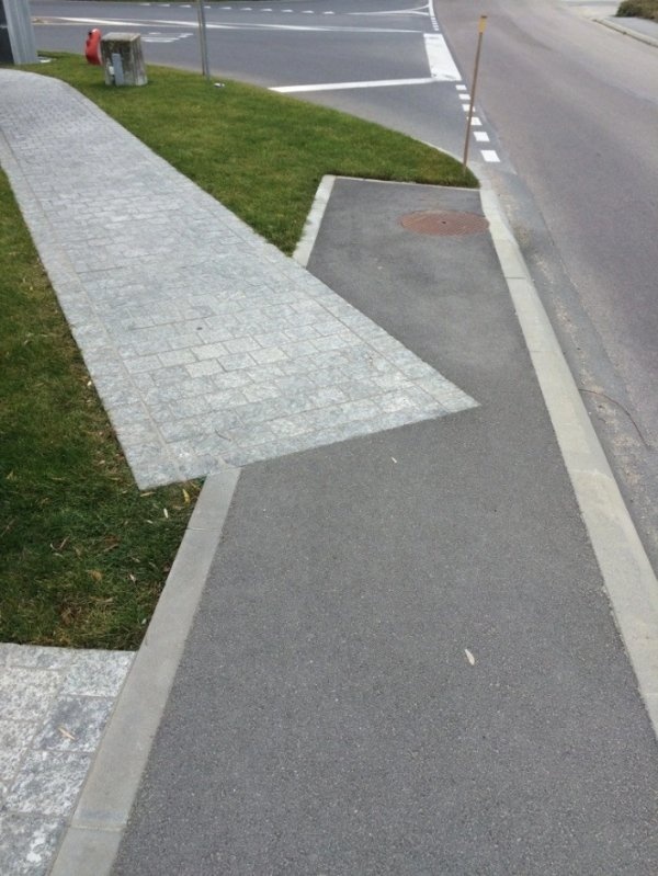 Strange Constructions (21 pics)