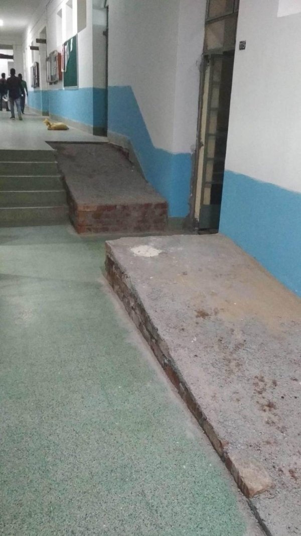 Strange Constructions (21 pics)