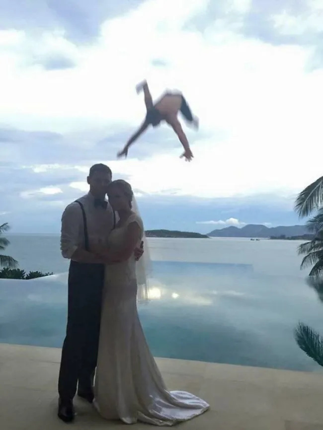 What Is Going On Here? (23 pics)