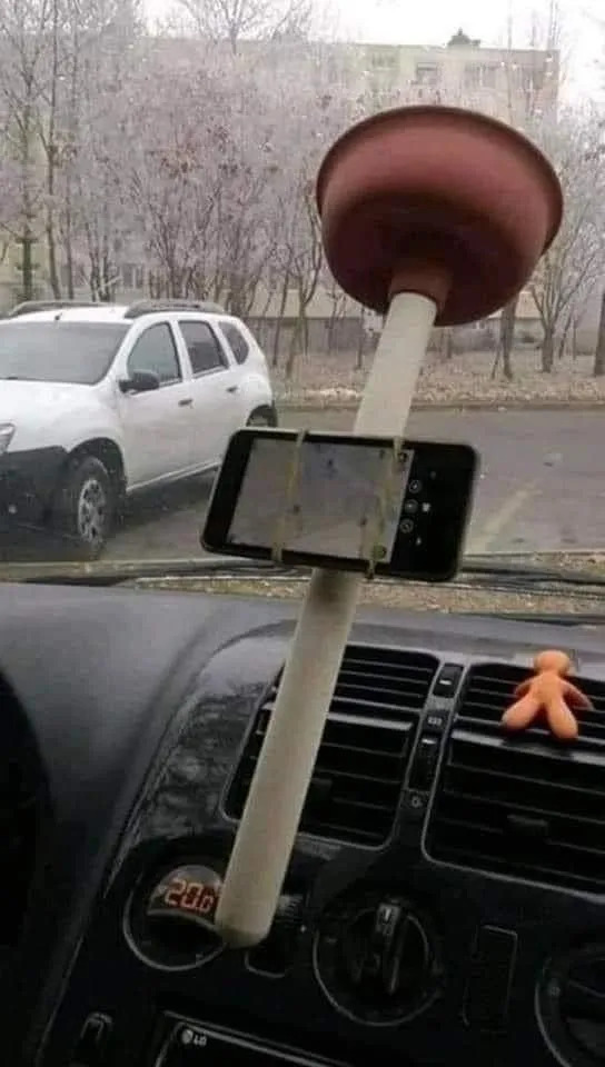 What Is Going On Here? (23 pics)