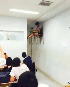 What Is Going On Here? (23 pics)