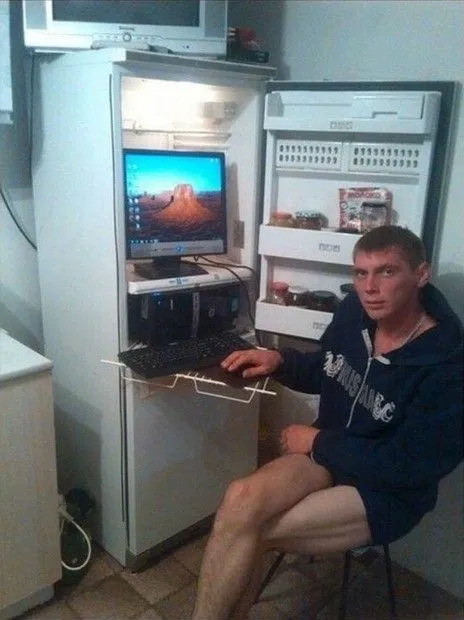 What Is Going On Here? (23 pics)