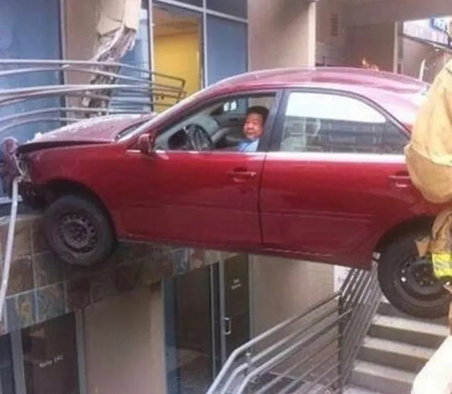 What Is Going On Here? (23 pics)