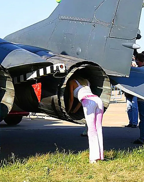 What Is Going On Here? (25 pics)