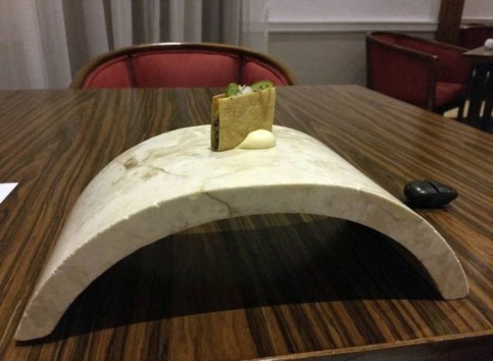Crazy Food Serving (27 pics)