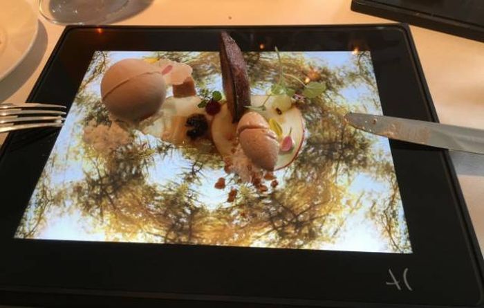 Crazy Food Serving (27 pics)