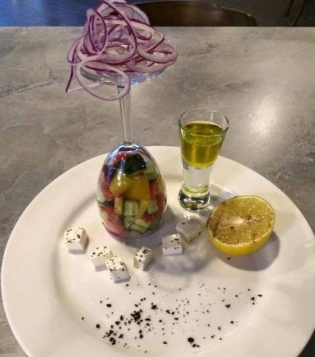 Crazy Food Serving (27 pics)