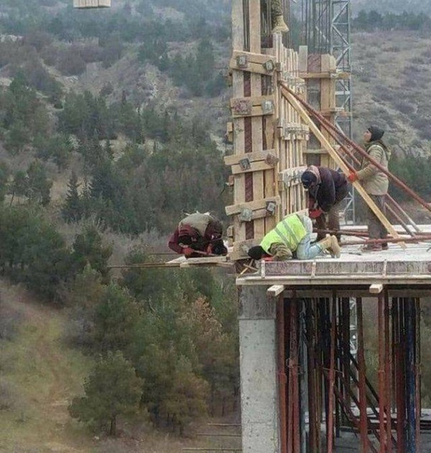 They Don't Care About Safety (25 pics)