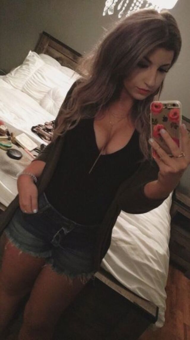 Girls In Jeans (21 pics)