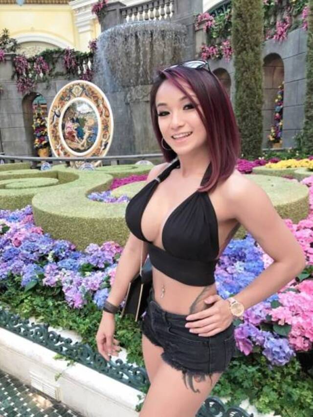 Asian Girls (21 pics)