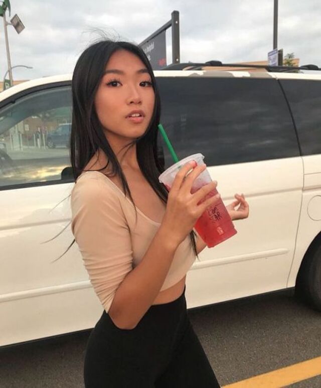 Asian Girls (21 pics)