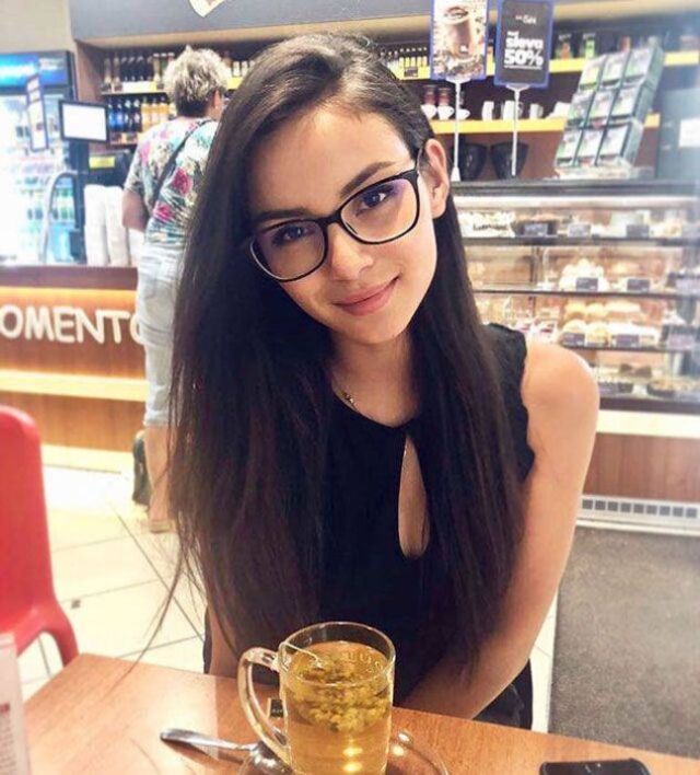 Cute Girls (21 pics) Cute Girls (21 pics)